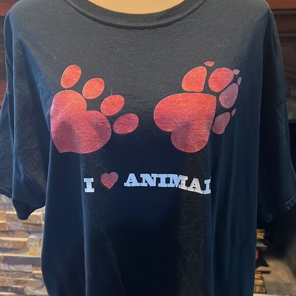 “i Love Animals” Tee - Picture 2 of 4